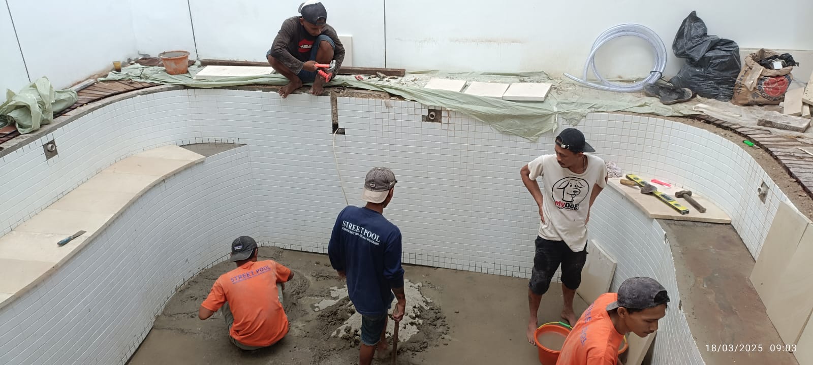 Proyek Kolam Renang Cilodong